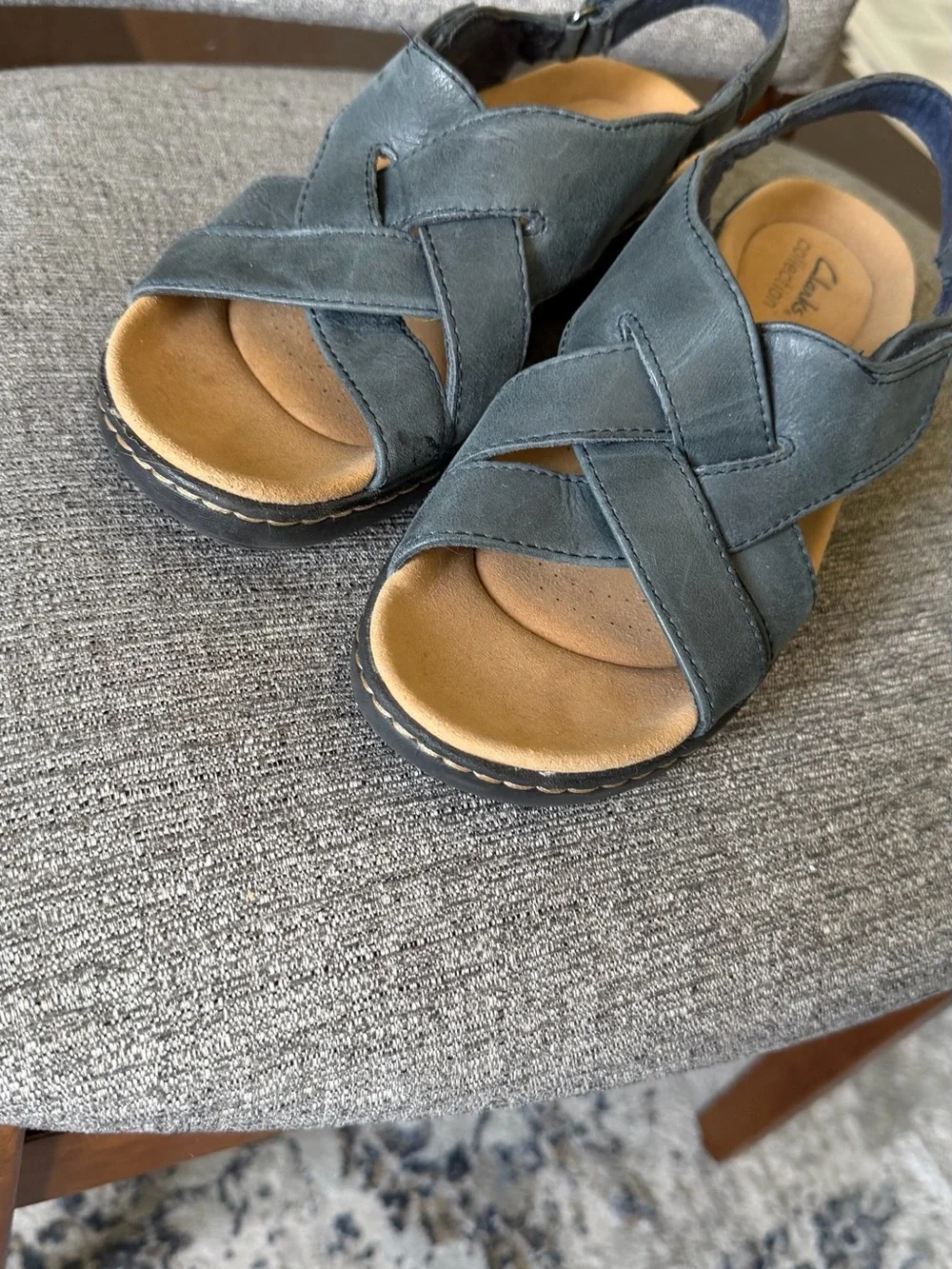 Clarks Women's Teal Leather Cross-Strap Slingback Sandals sz 8 GUC